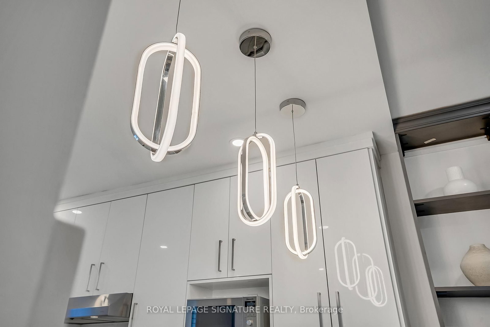 70 Clovelly Avenue - Photo 10