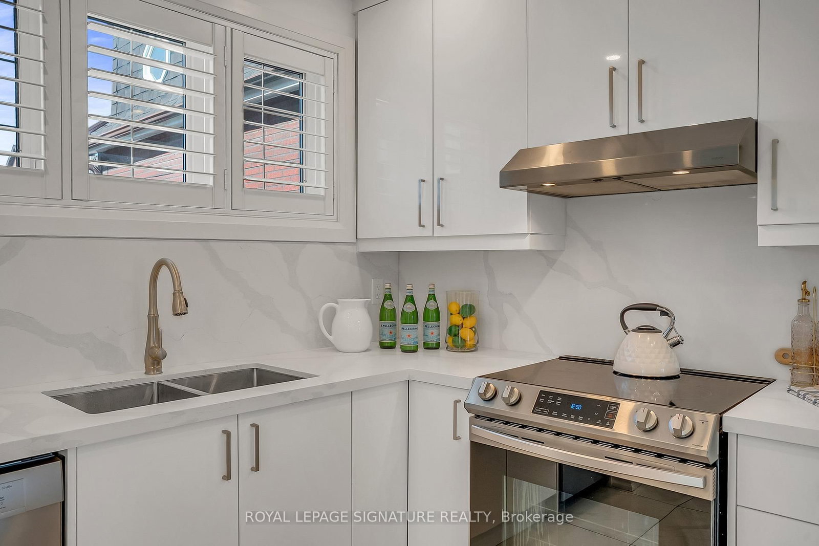 70 Clovelly Avenue - Photo 11