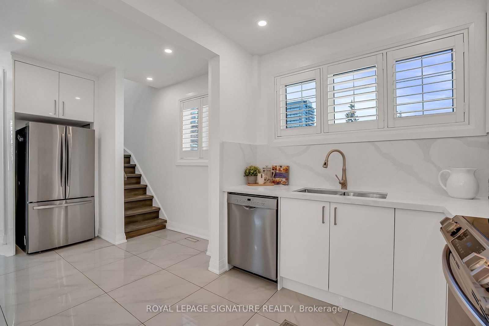 70 Clovelly Avenue - Photo 16