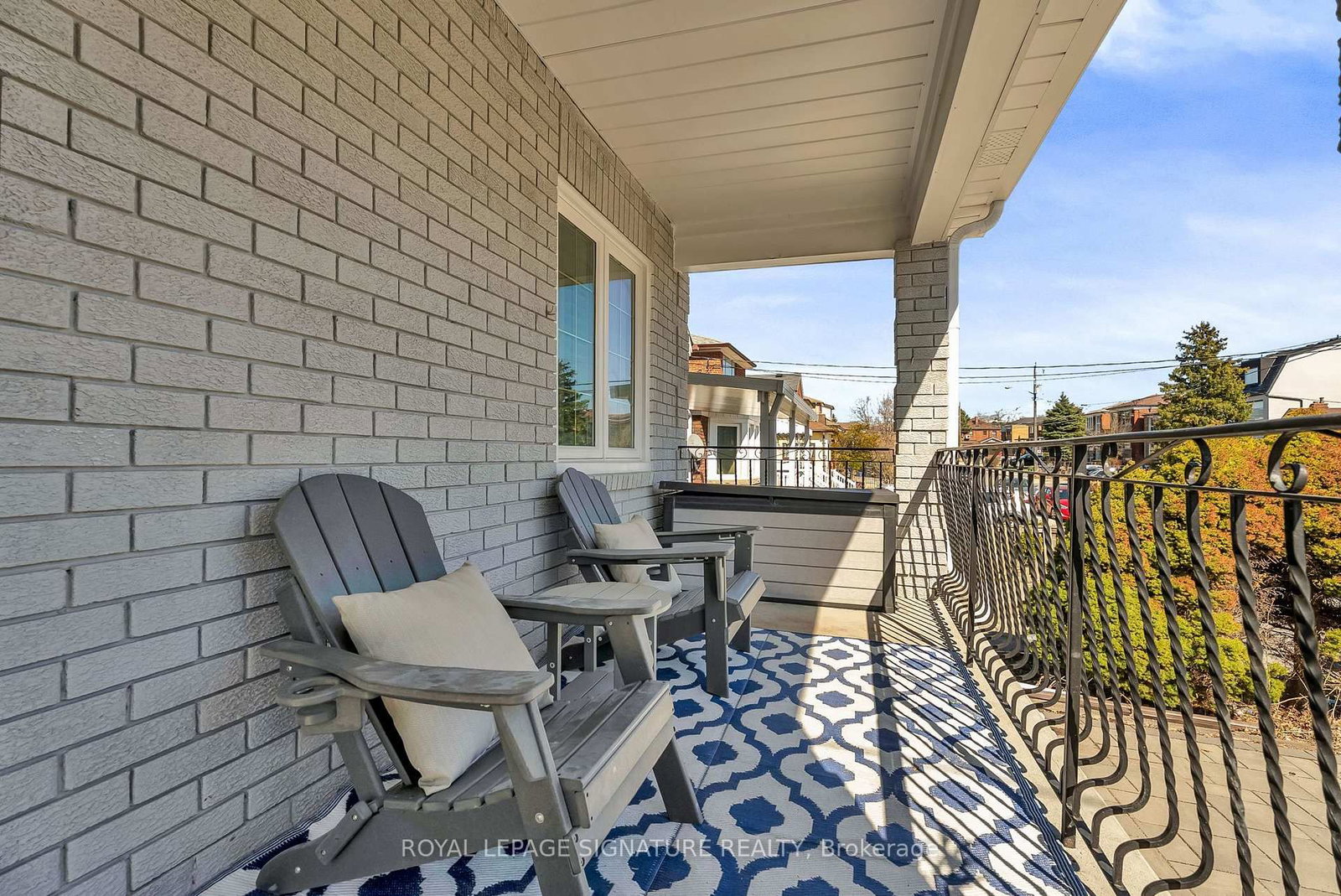 70 Clovelly Avenue - Photo 2