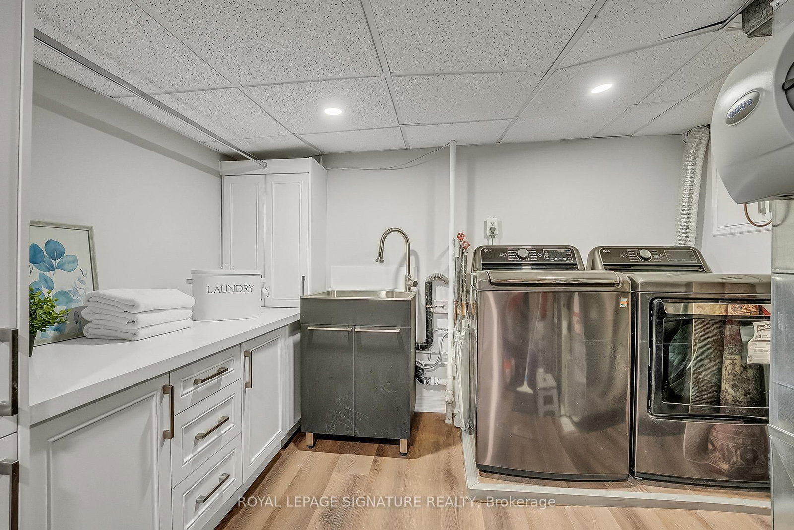 70 Clovelly Avenue - Photo 32