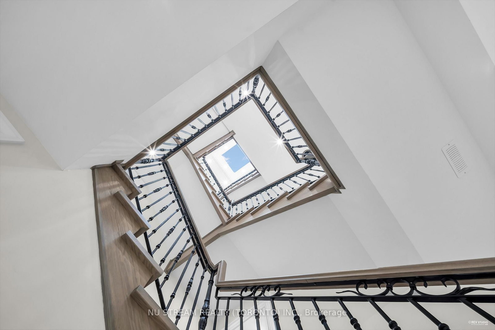 108 Abitibi Avenue - Photo 18