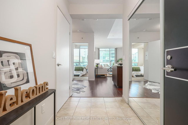 808 - 215 Fort York Boulevard