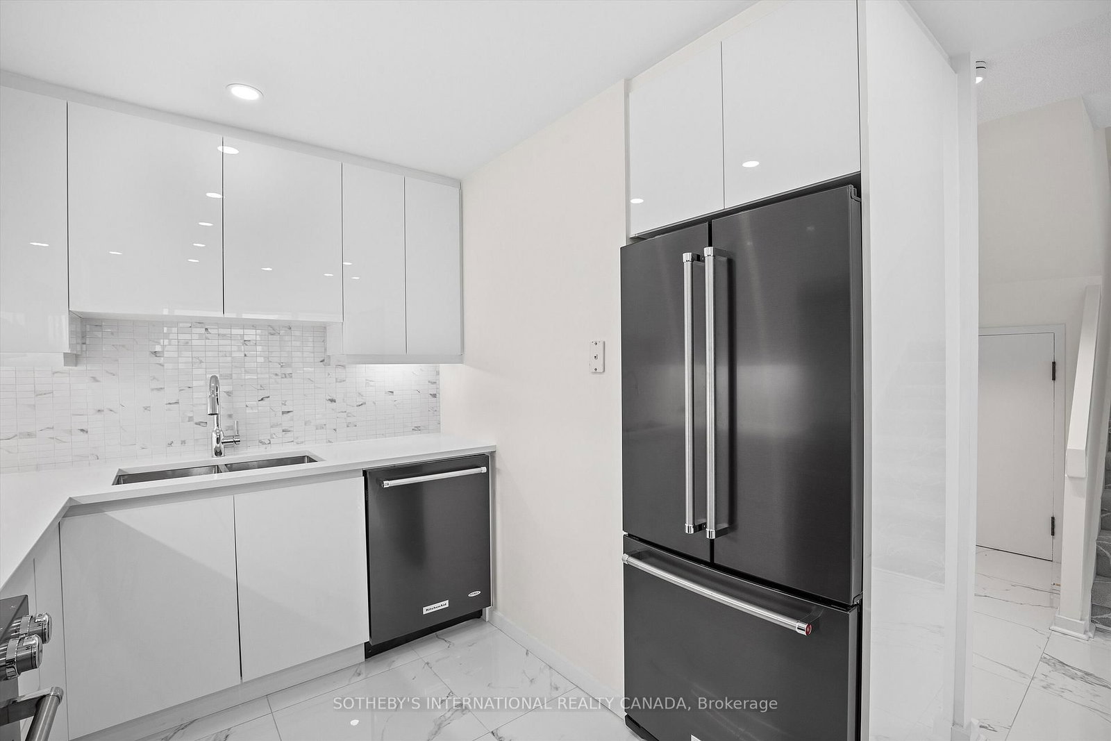 55A Avenue Road • #408 • Toronto, ON photo 9