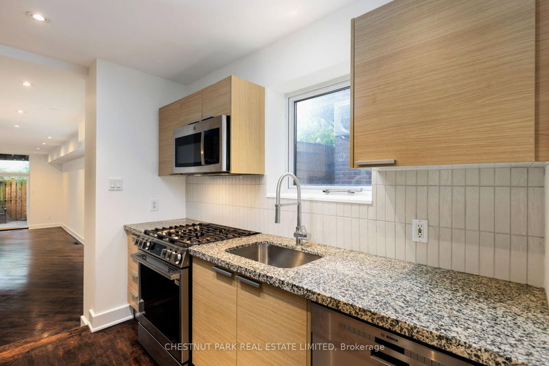 Main Fl - 734 Huron St, Toronto, M4V 2W3 | Image 3
