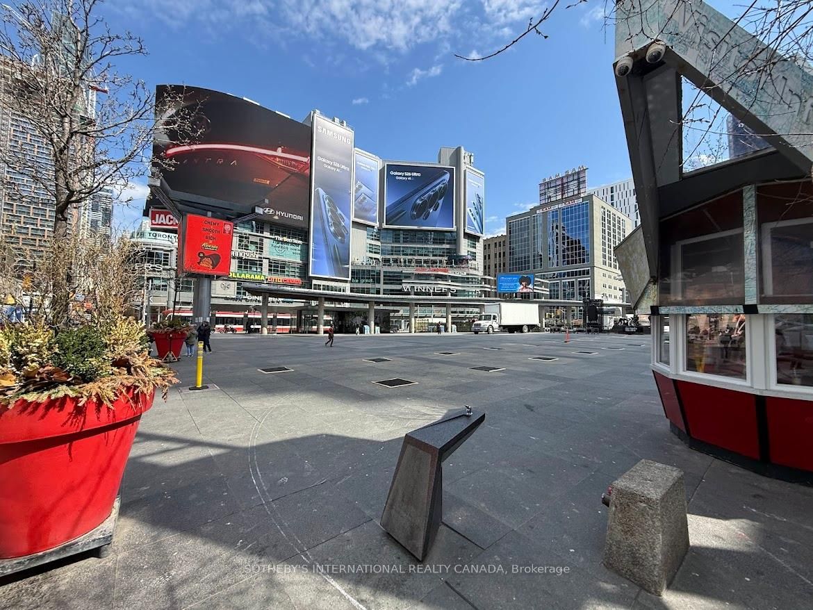 210 Victoria Street, Unit 717 - Photo 18