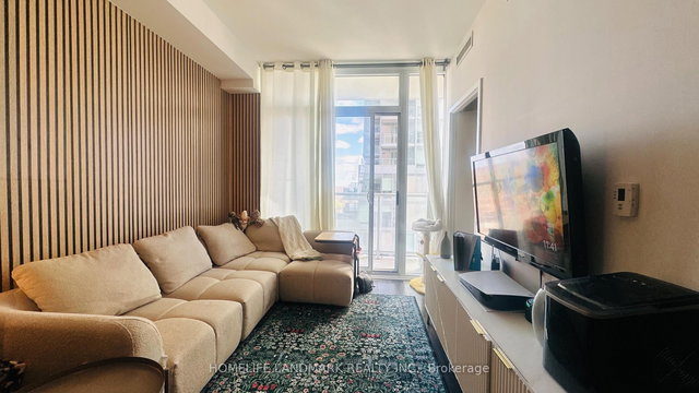 601 - 33 Helendale Avenue