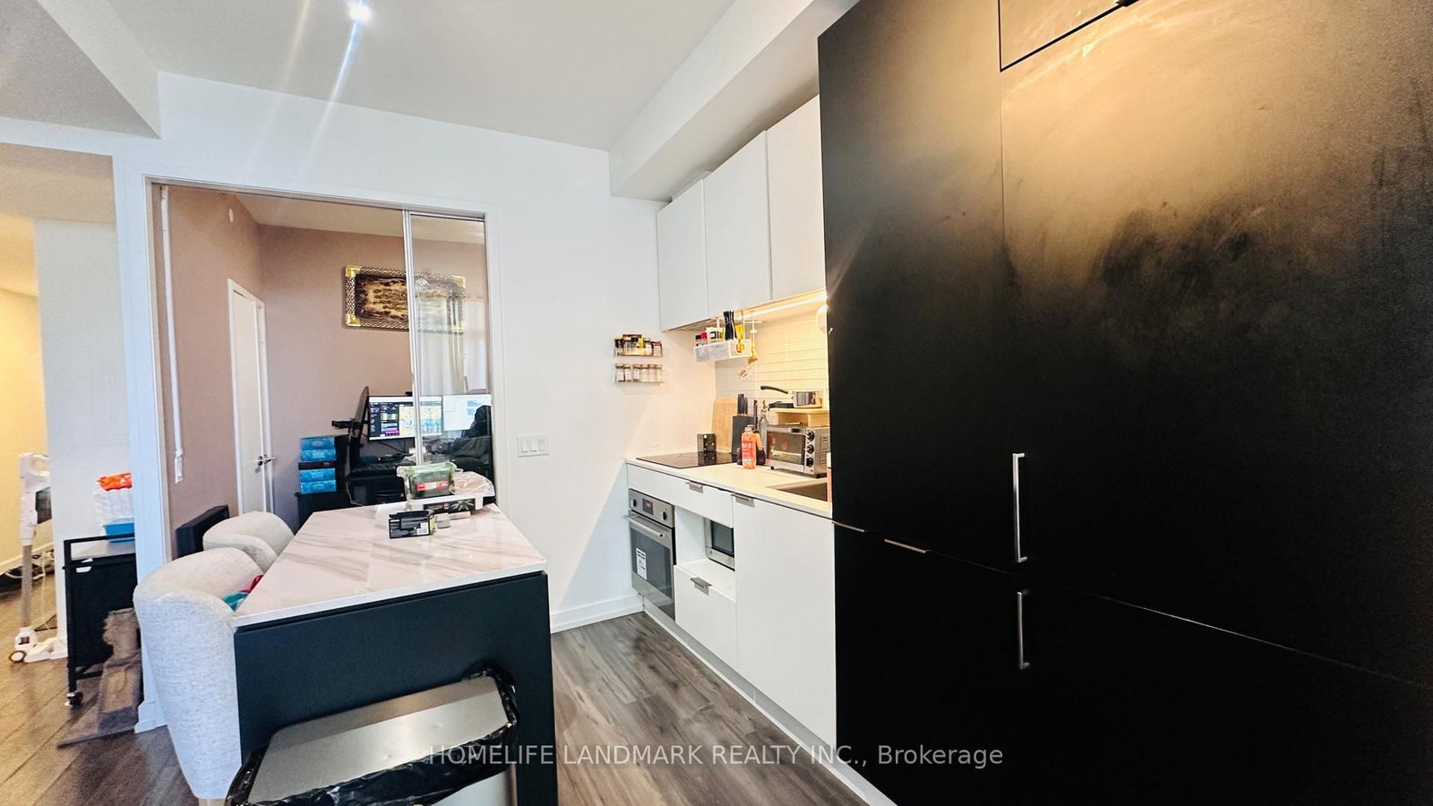 33 Helendale Avenue, Unit 601 - Photo 11