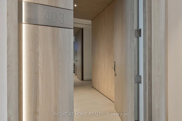 403 - 1 Roxborough Street W