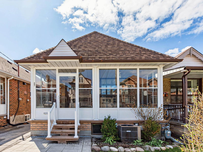 27 Amherst Ave, Toronto, M6E 1Z2 | Image 2