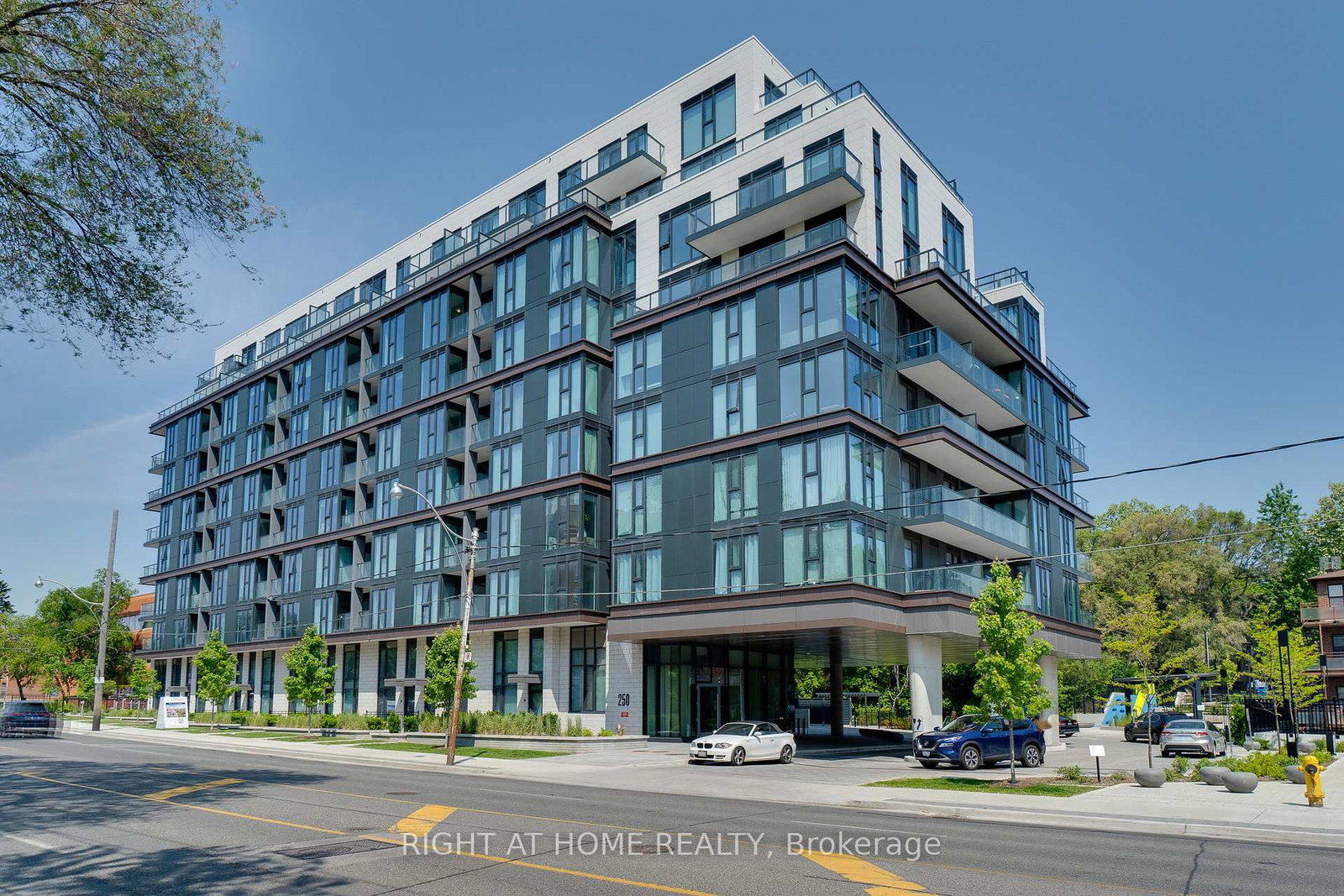 250 Lawrence Avenue W, Unit 724