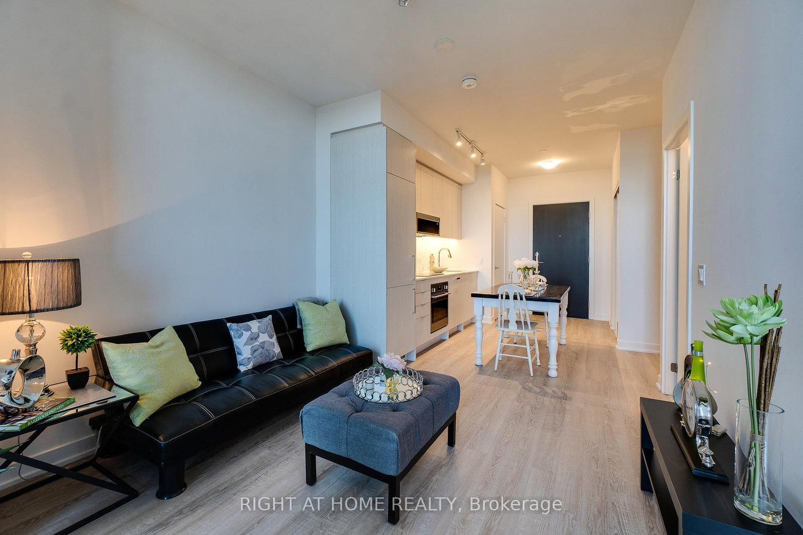 250 Lawrence Avenue W, Unit 724 - Photo 15