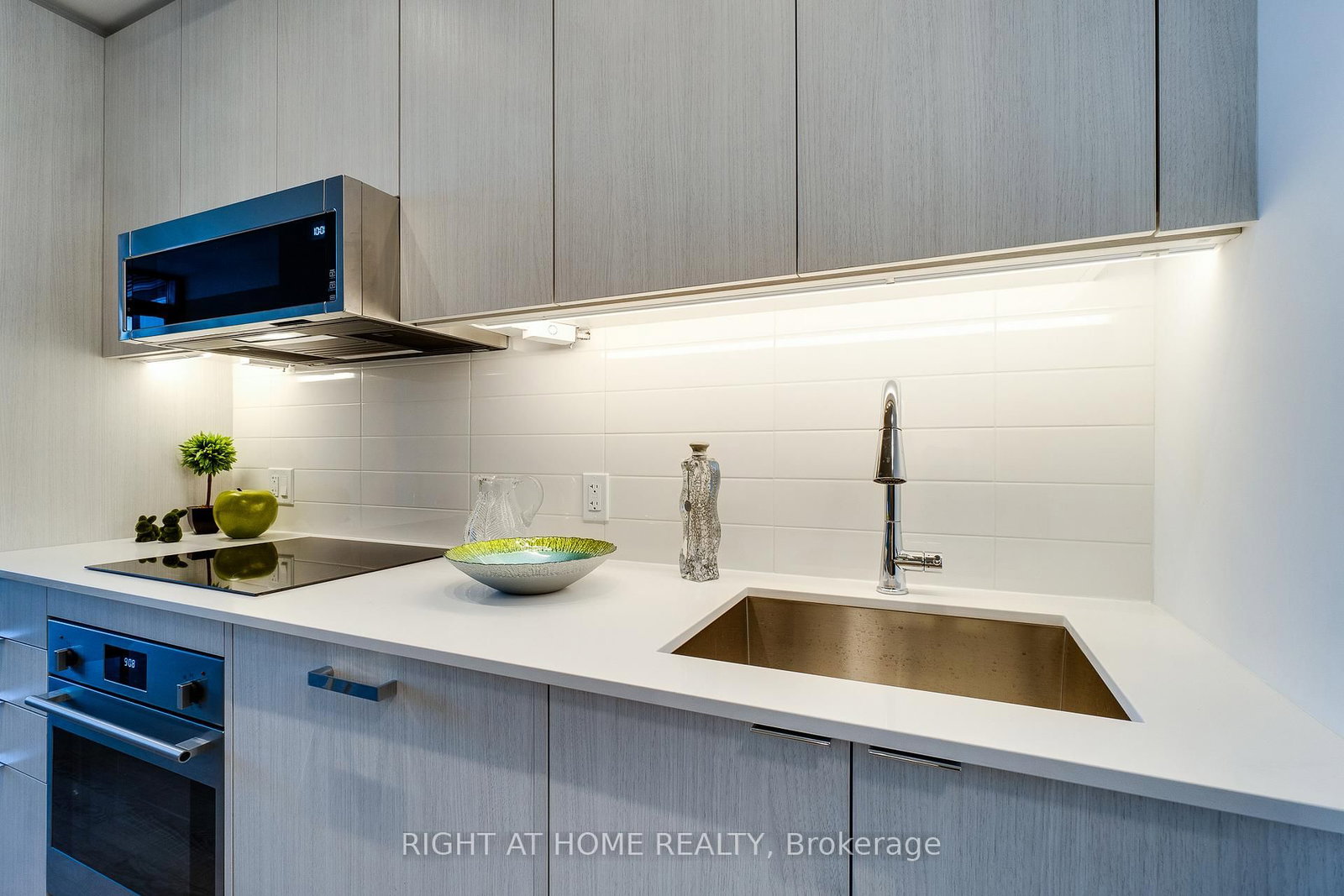 250 Lawrence Avenue W, Unit 724 - Photo 20