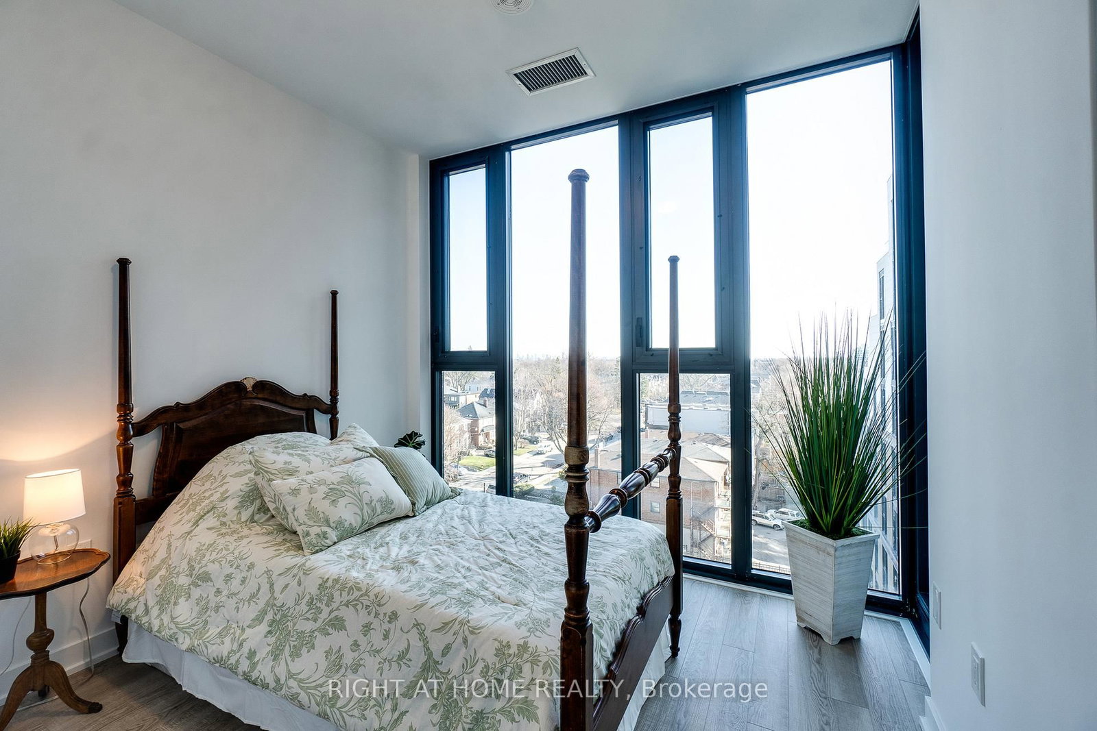 250 Lawrence Avenue W, Unit 724 - Photo 26