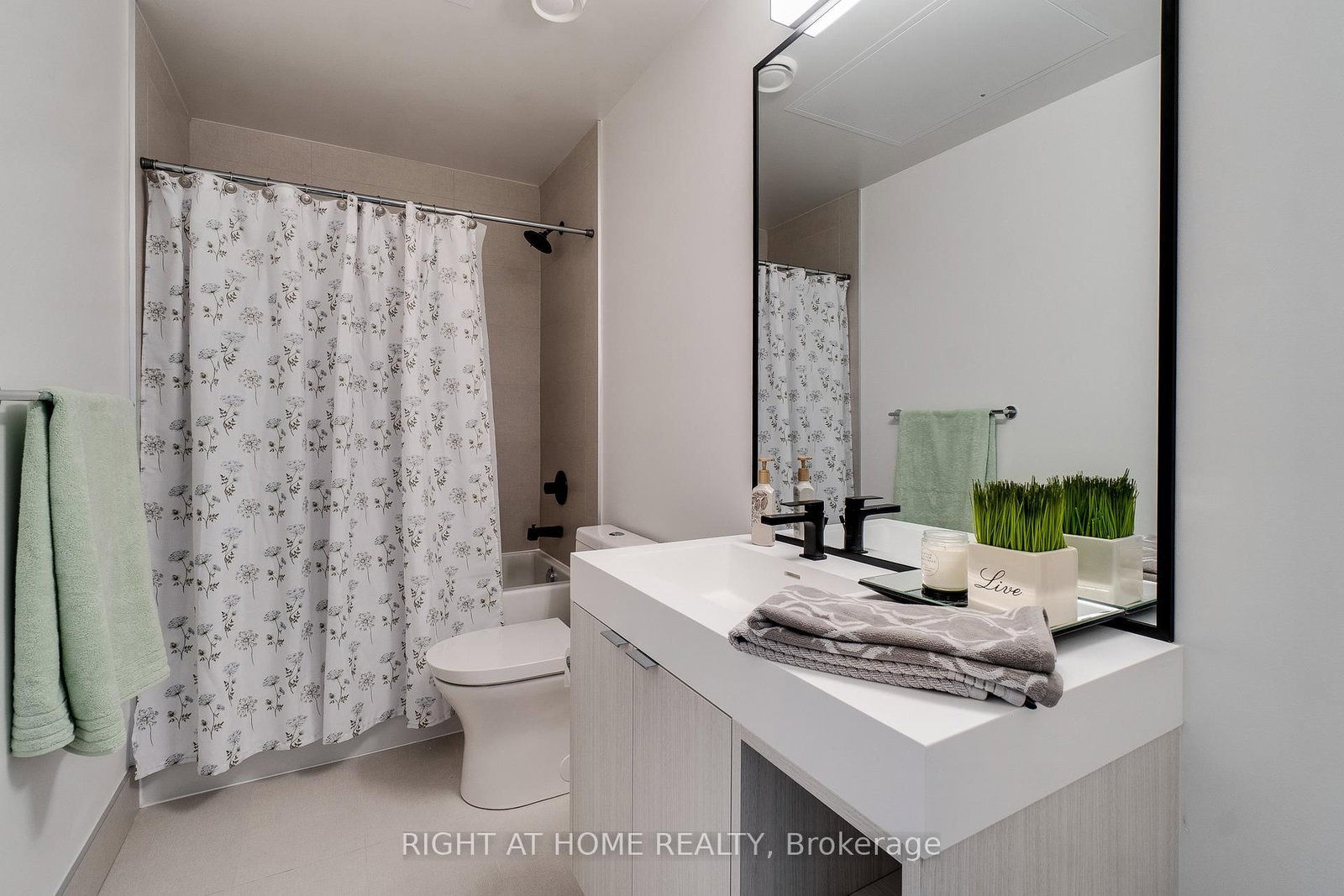 250 Lawrence Avenue W, Unit 724 - Photo 27