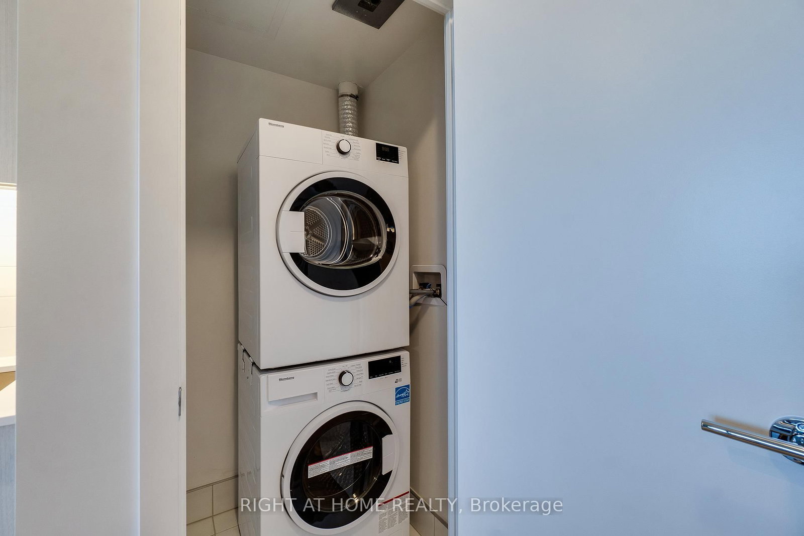 250 Lawrence Avenue W, Unit 724 - Photo 28