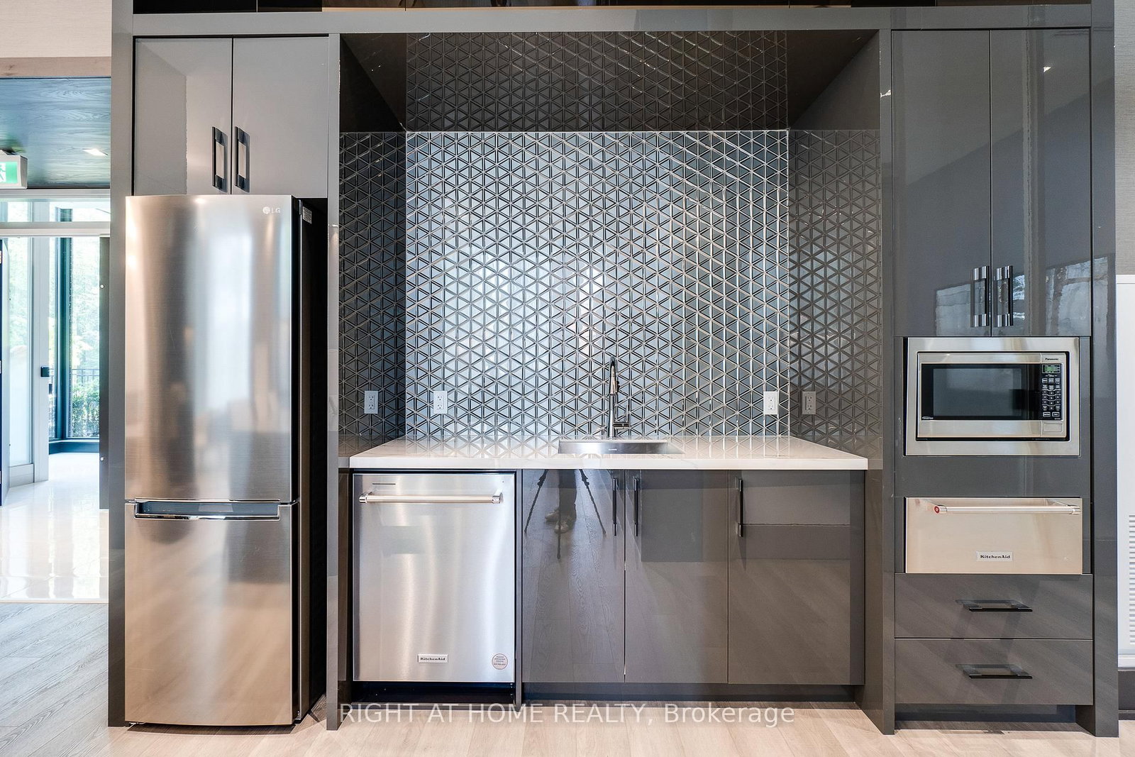 250 Lawrence Avenue W, Unit 724 - Photo 31