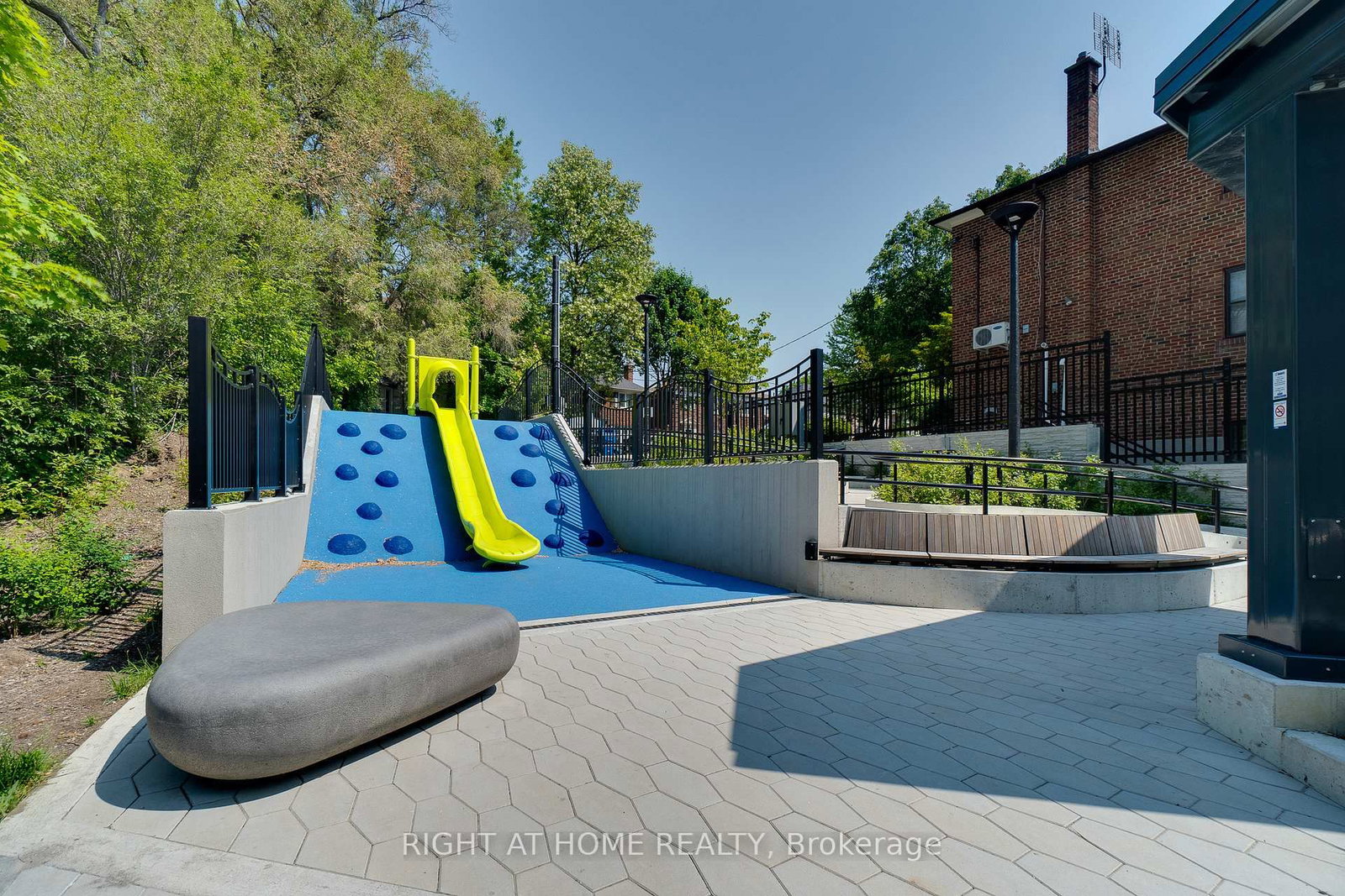 250 Lawrence Avenue W, Unit 724 - Photo 36