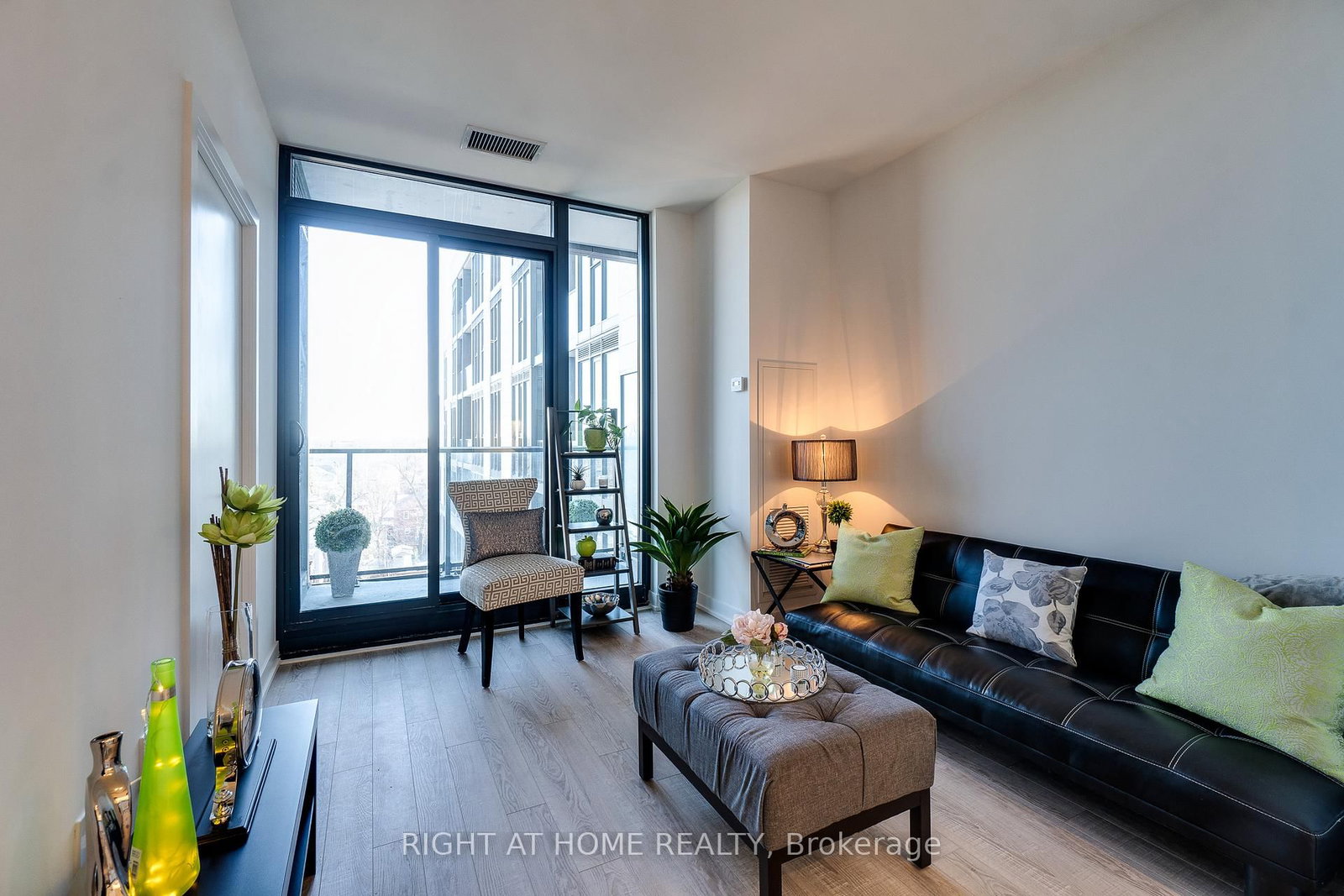 250 Lawrence Avenue W, Unit 724 - Photo 6