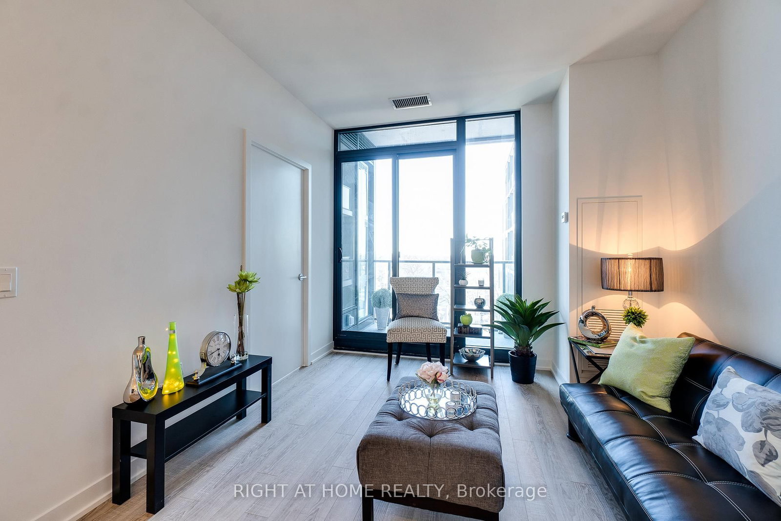 250 Lawrence Avenue W, Unit 724 - Photo 7