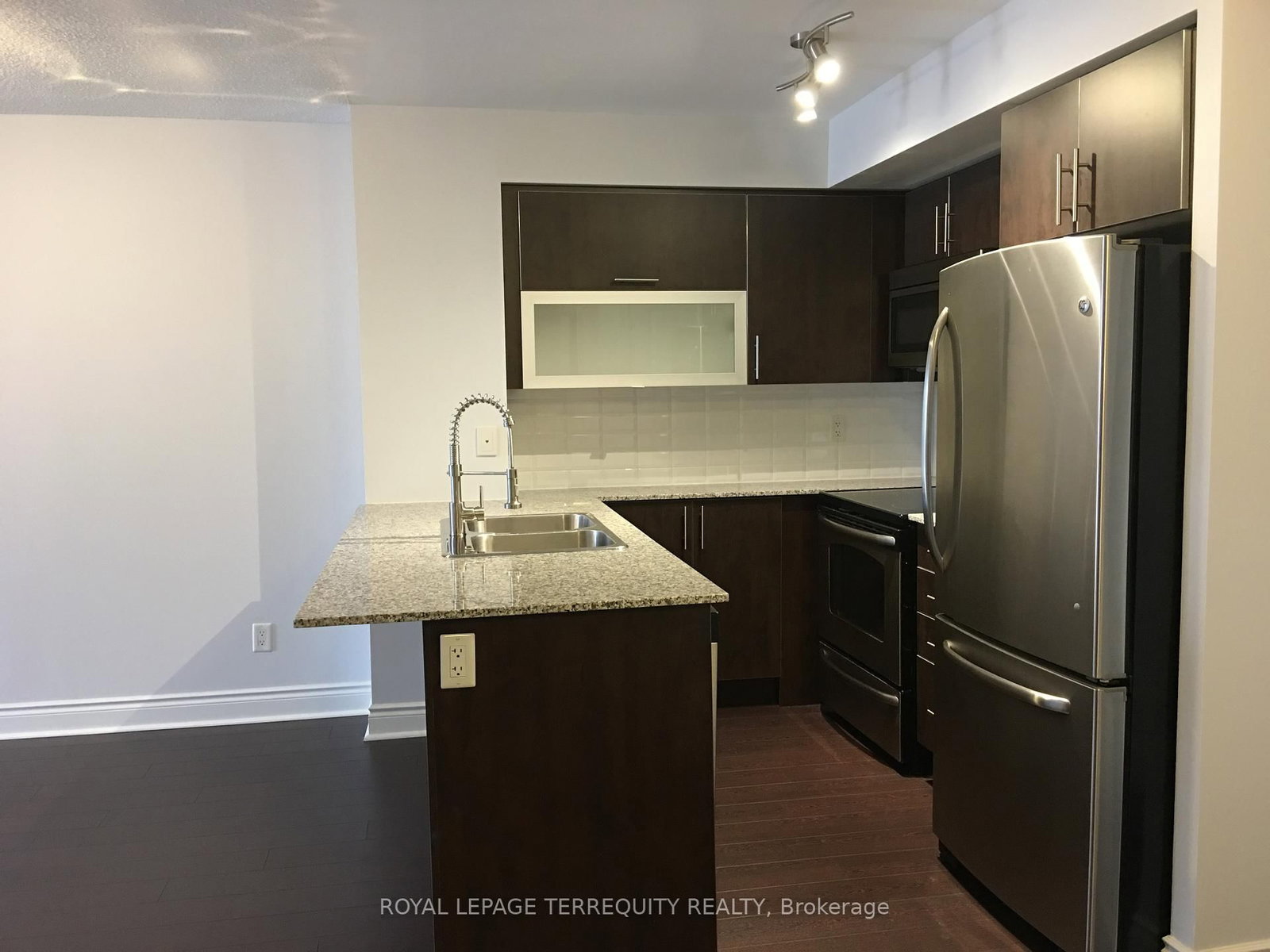 28 Ted Rogers Way, Unit 1806 - Photo 7