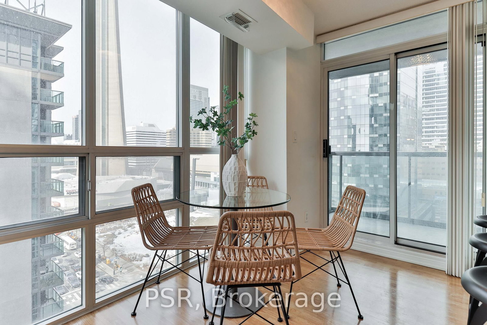 Condo for sale at 1602-30 Grand Trunk Crescent, Toronto, Ontario, M5J 3A4 - Waterfront Communities C1 - MLS: C13025058