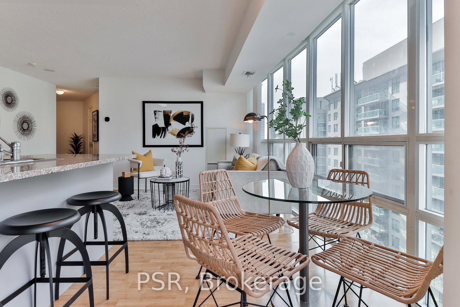 Condo for sale at 1602-30 Grand Trunk Crescent, Toronto, Ontario, M5J 3A4 - Waterfront Communities C1 - MLS: C13025058