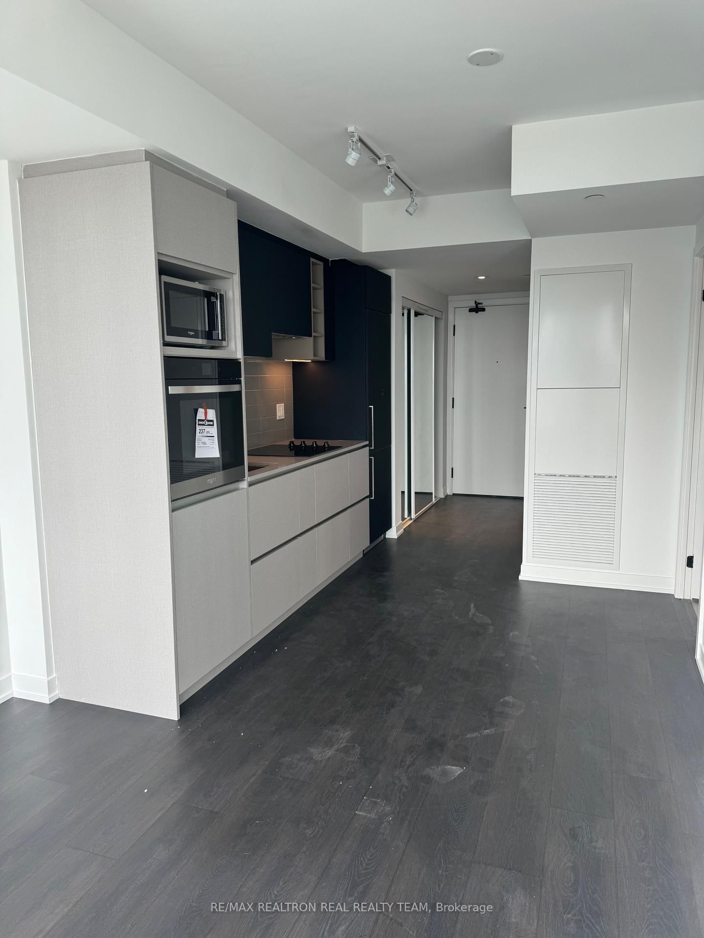 319 Jarvis Street, Unit 3716 - Photo 3
