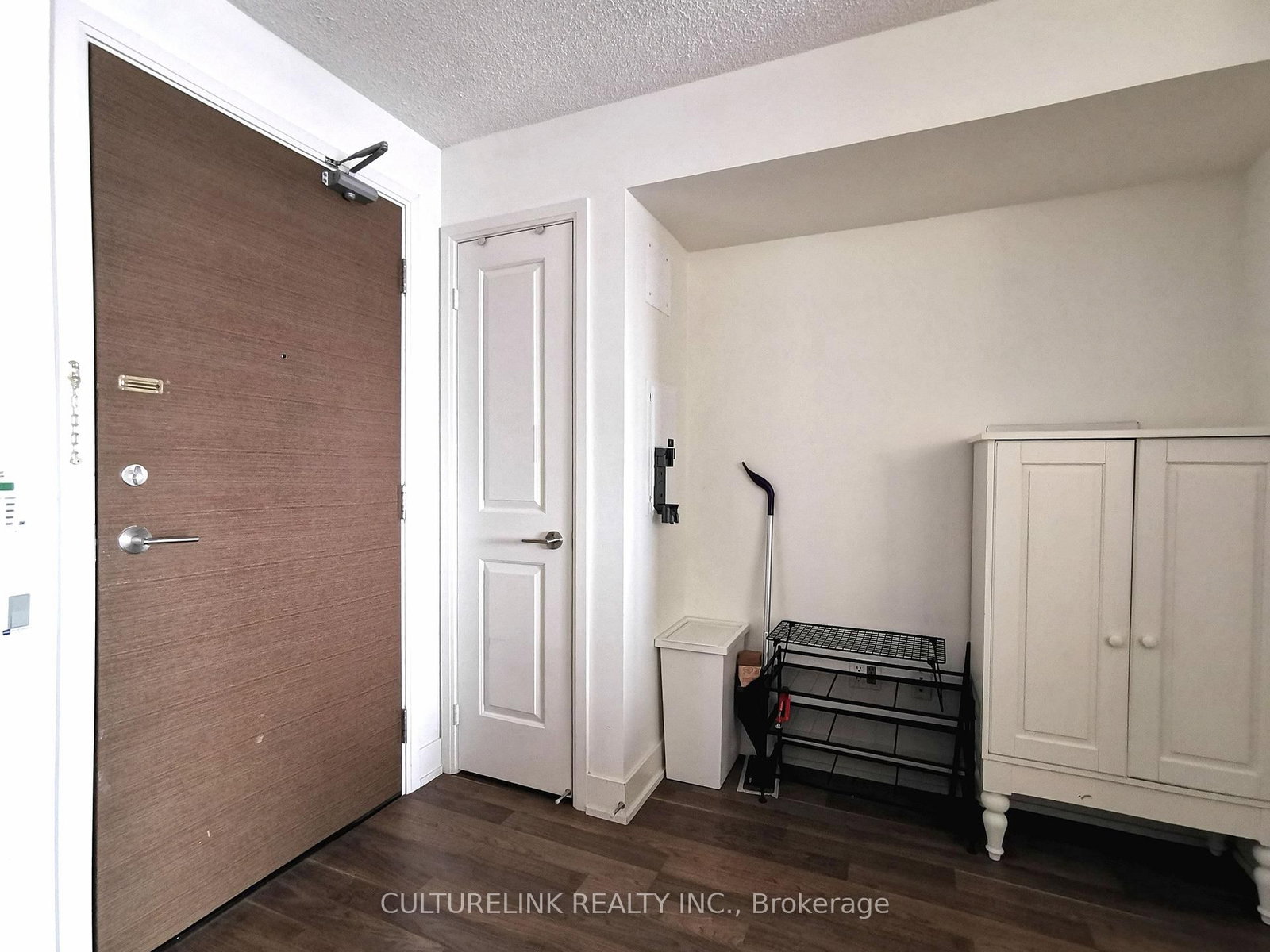 23 Sheppard Avenue E, Unit 1607 - Photo 4