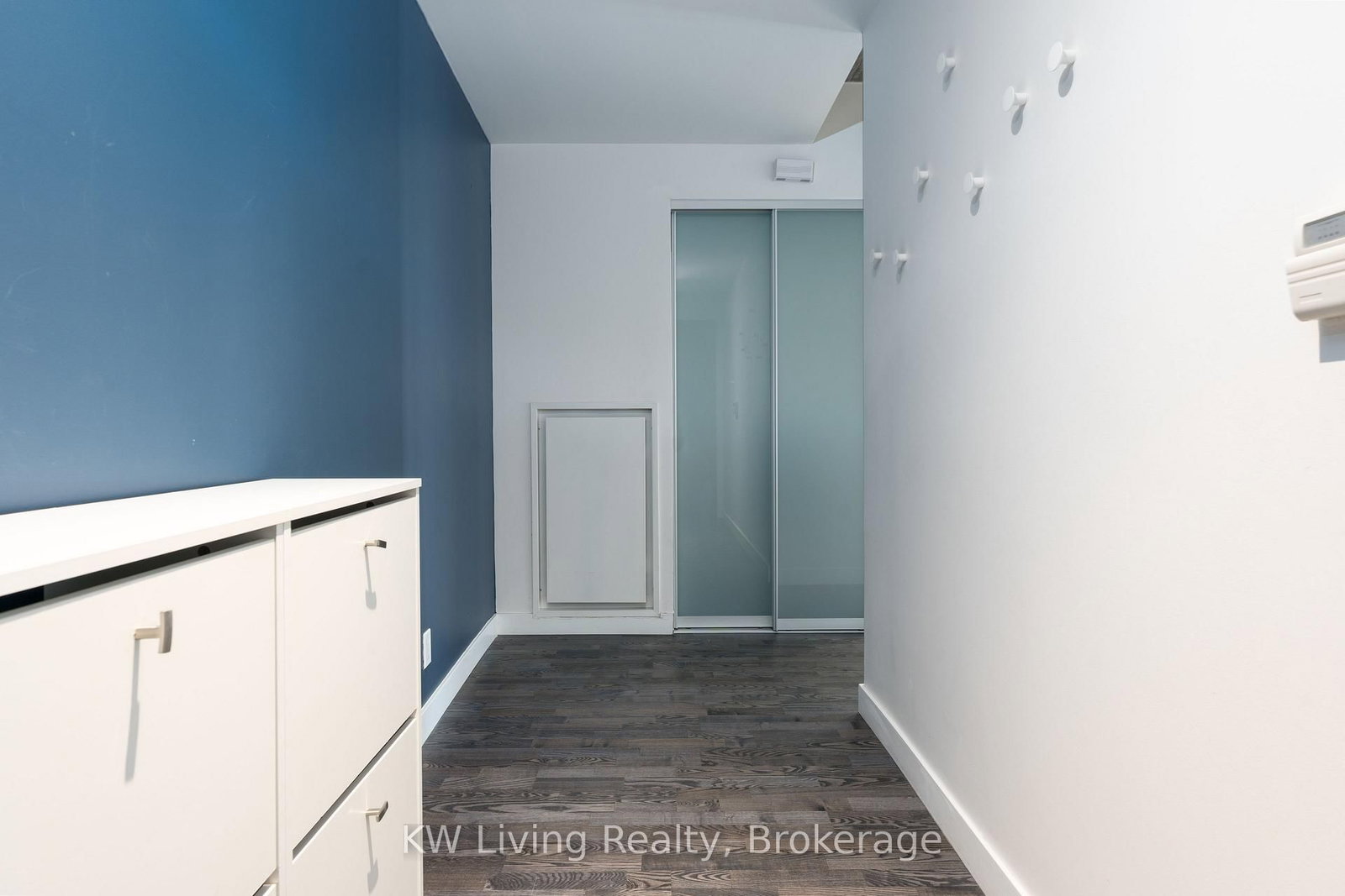 75 Portland Street, Unit 901 - Photo 18