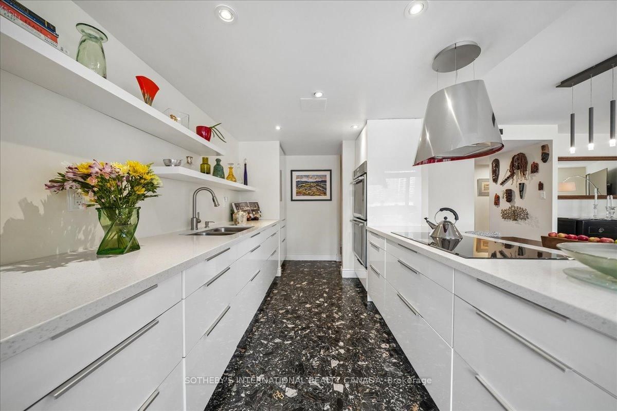 55 Wellesley Street E, Unit 505 - Photo 11