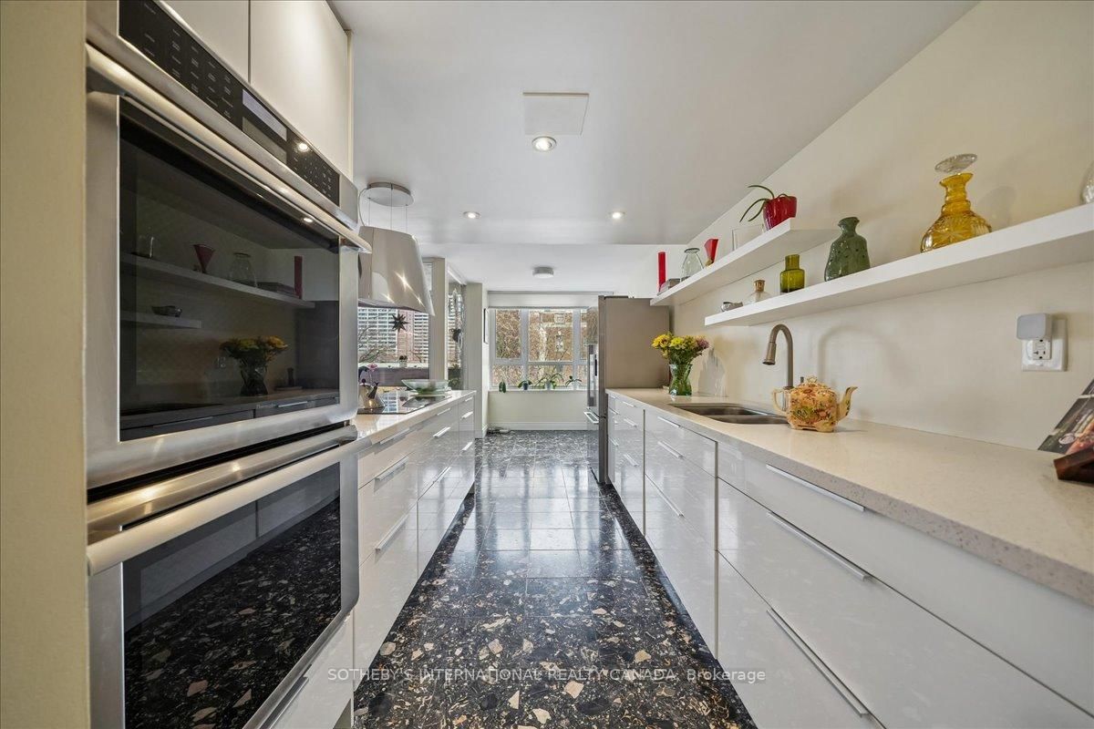 55 Wellesley Street E, Unit 505 - Photo 12