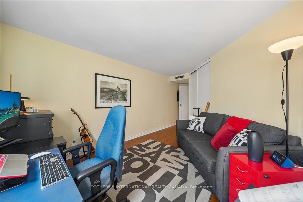 55 Wellesley Street E, Unit 505 - Photo 17