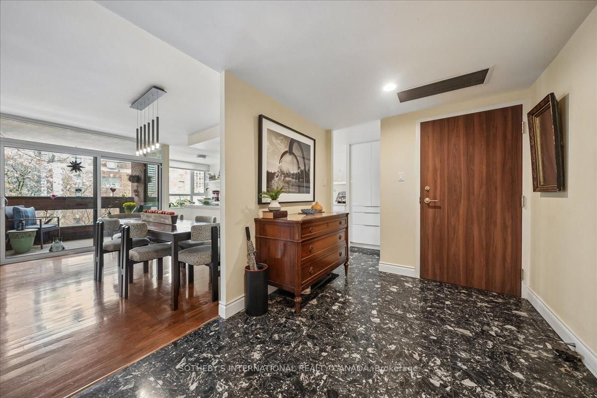 55 Wellesley Street E, Unit 505 - Photo 2