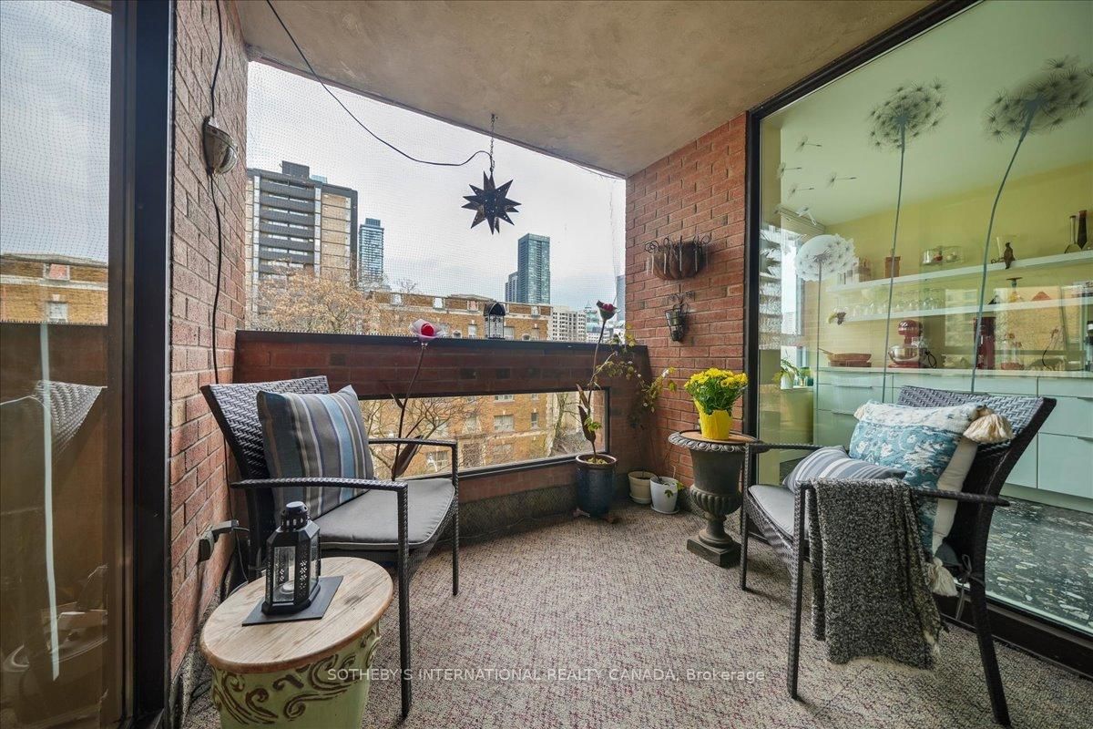 55 Wellesley Street E, Unit 505 - Photo 24