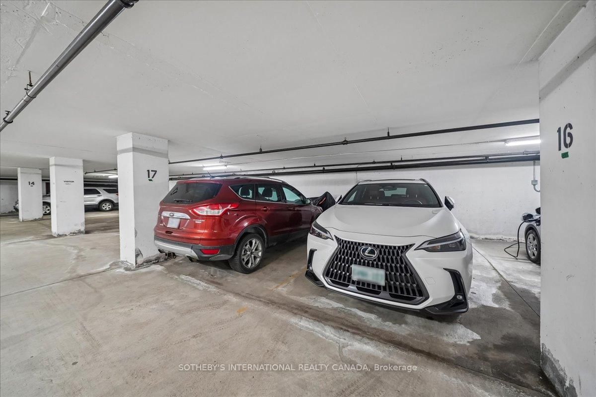 55 Wellesley Street E, Unit 505 - Photo 33