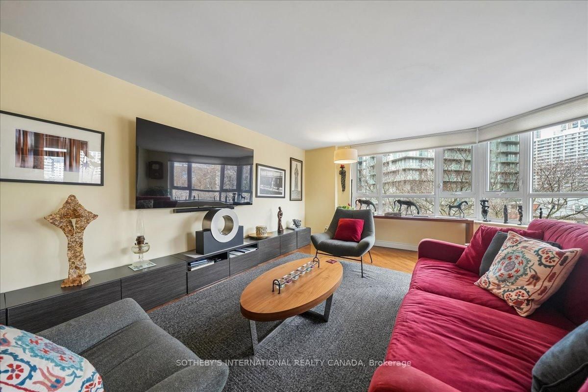 55 Wellesley Street E, Unit 505 - Photo 4