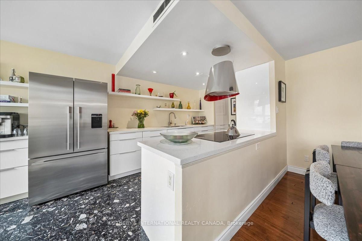 55 Wellesley Street E, Unit 505 - Photo 9