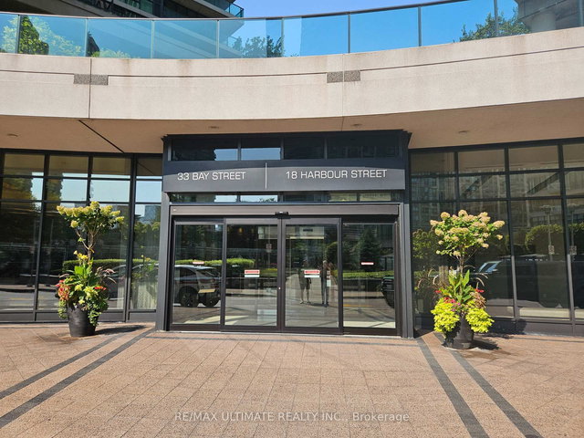 4901 - 33 Bay Street