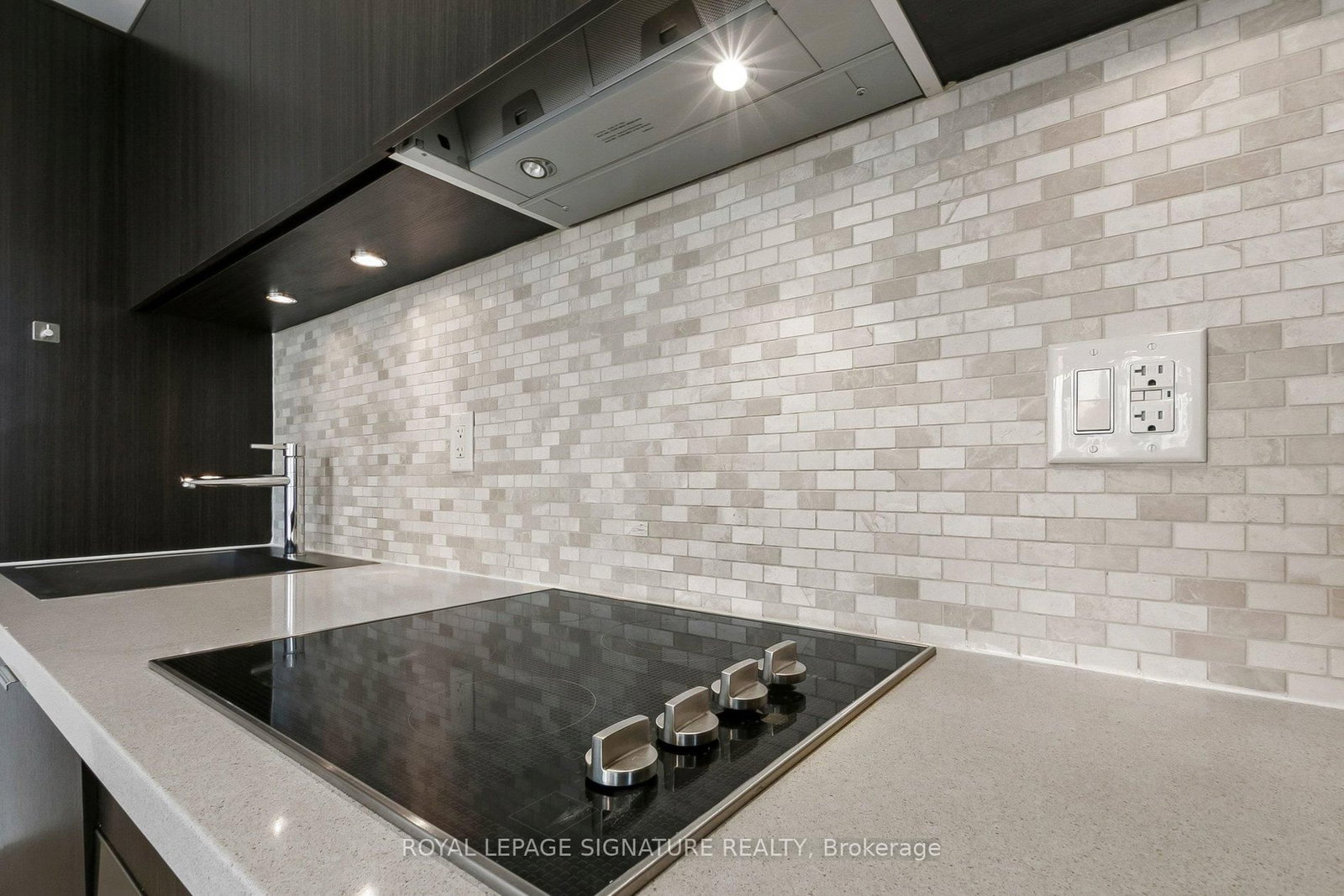 Condo for sale at 2202-21 Widmer Street, Toronto, Ontario, M5V 0B8 - Waterfront Communities C1 - MLS: C13025632