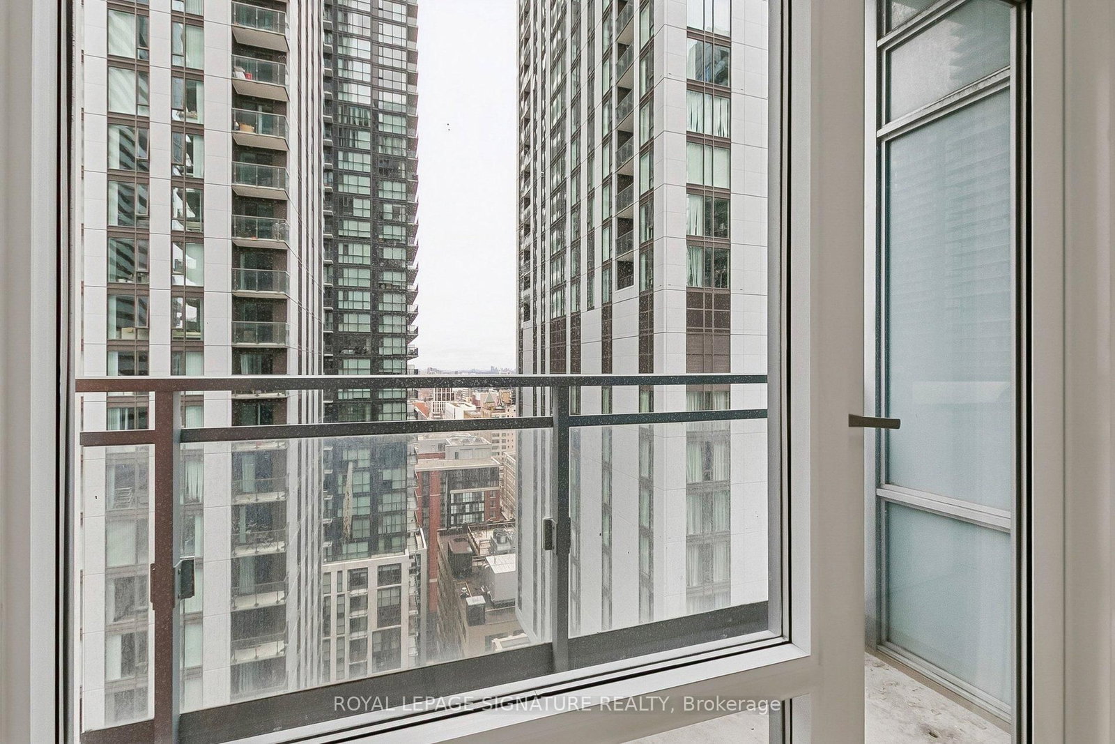 Condo for sale at 2202-21 Widmer Street, Toronto, Ontario, M5V 0B8 - Waterfront Communities C1 - MLS: C13025632