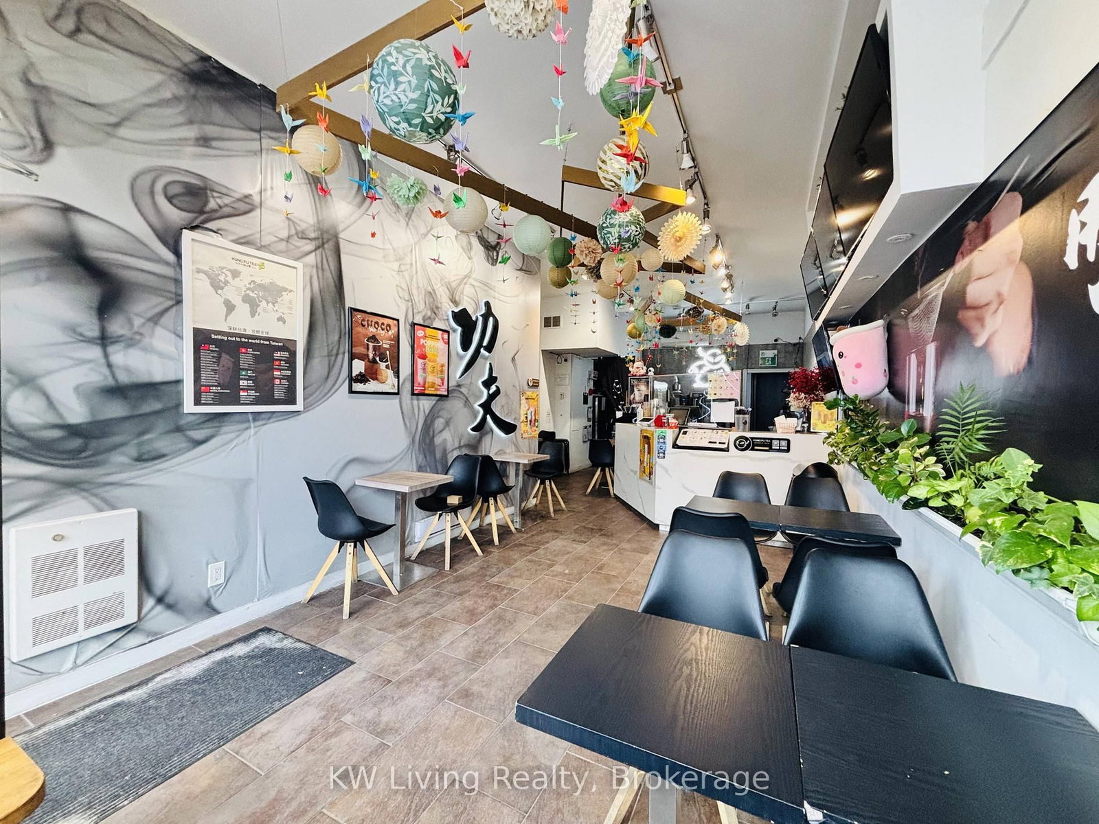 633 Bloor Street W - Photo 2