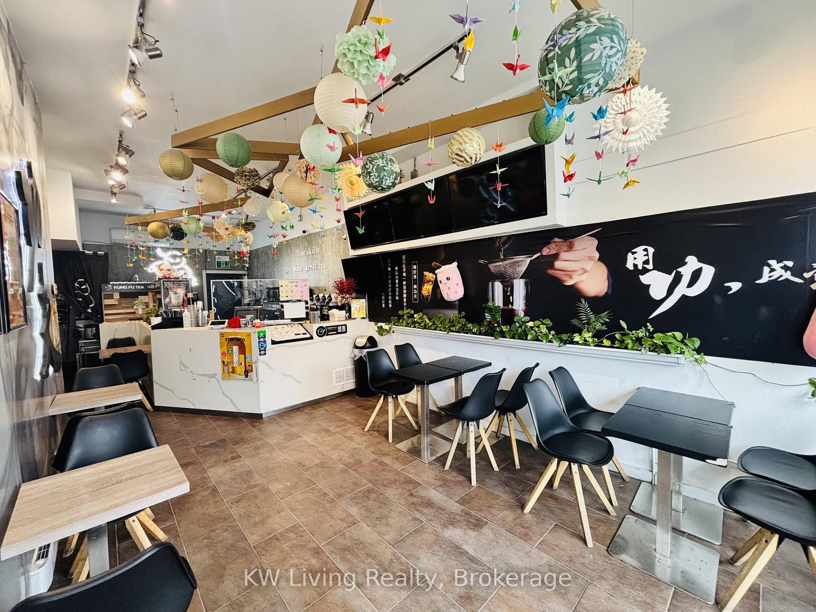 633 Bloor Street W - Photo 3