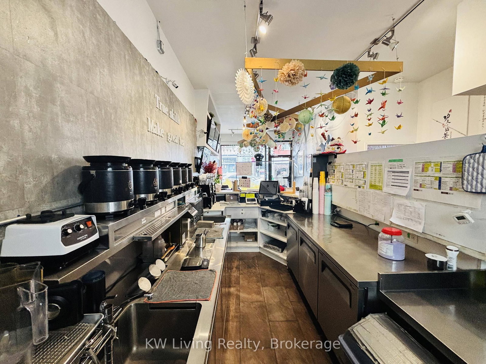 633 Bloor Street W - Photo 6