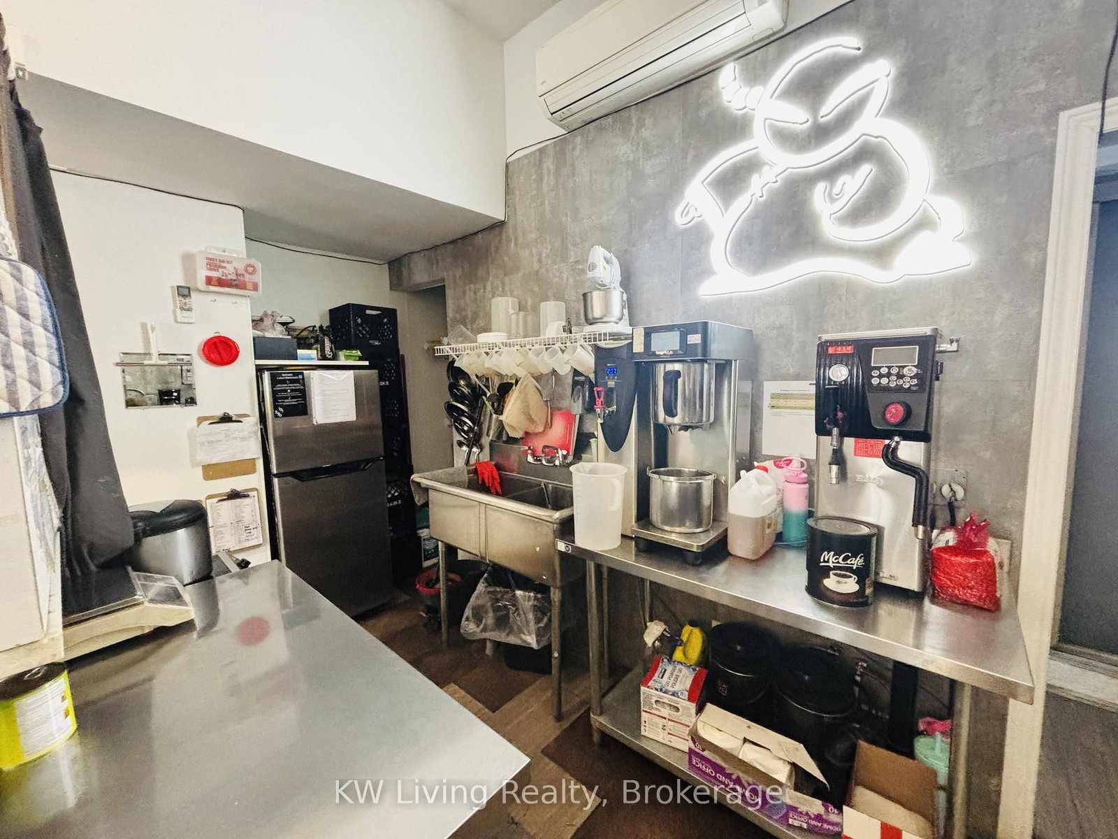 633 Bloor Street W - Photo 7