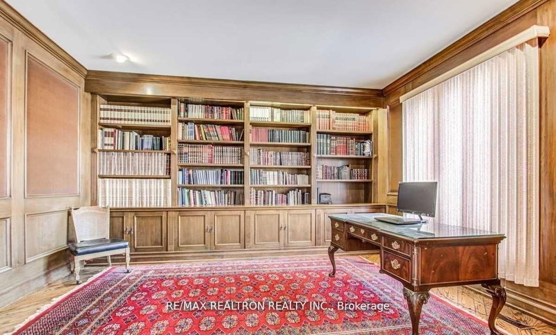 29 Sultana Ave, Toronto, M6A 1T2 | Image 2