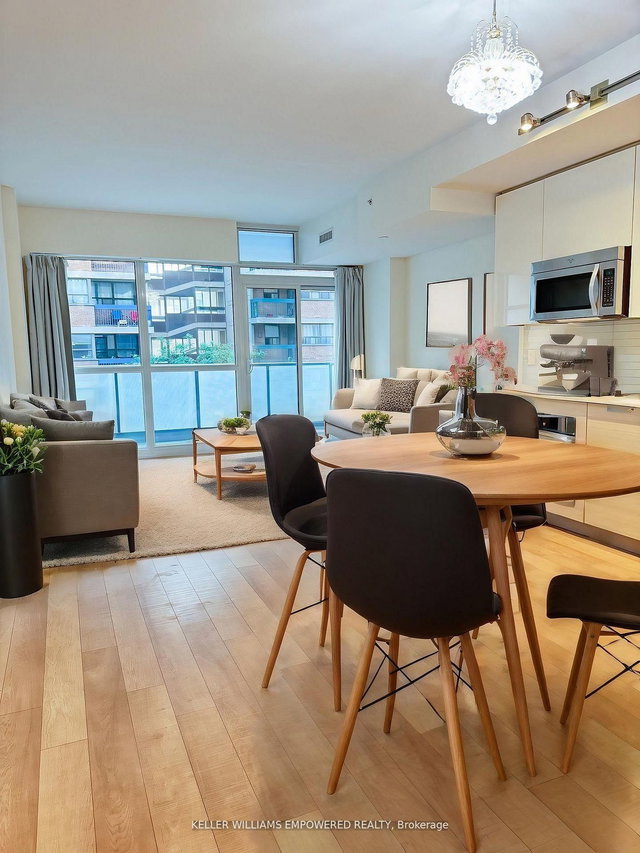 406 - 210 Simcoe Street