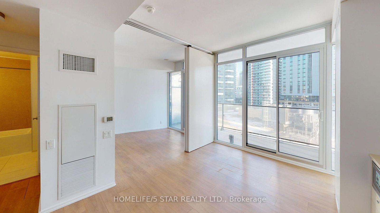 125 Peter Street, Unit 1212 - Photo 6