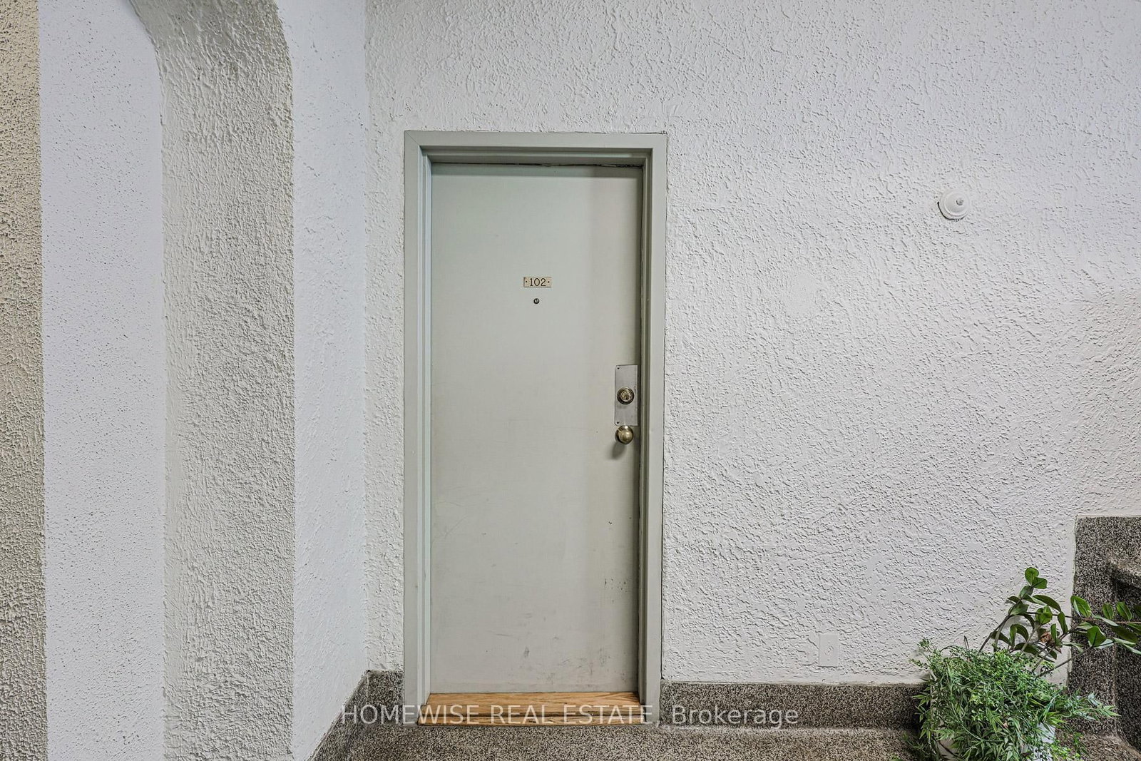 33 Maitland Street, Unit 102 - Photo 16