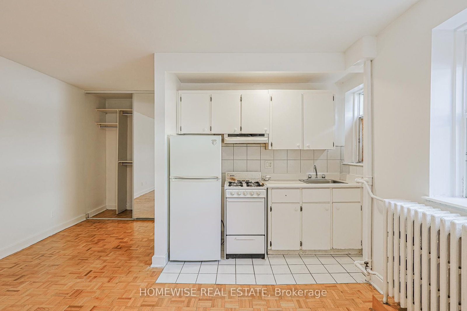 33 Maitland Street, Unit 102 - Photo 2
